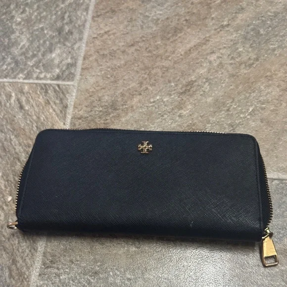 Tory Burch Black and Gold Zip Wallet - Picture 1 of 2